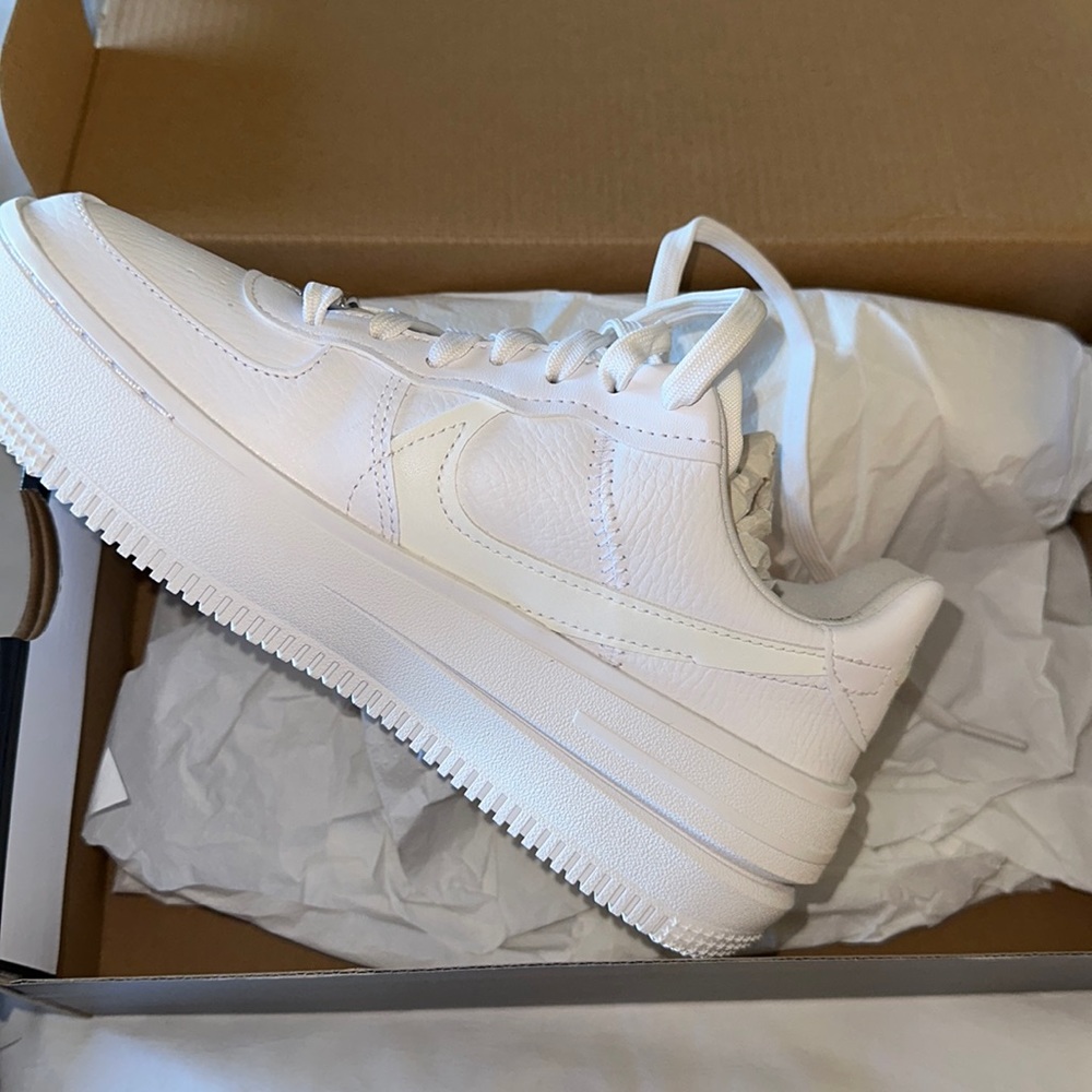 NWT Air Force 1 Platform White women’s sneaker size 6. MAKE ME AN OFFER!